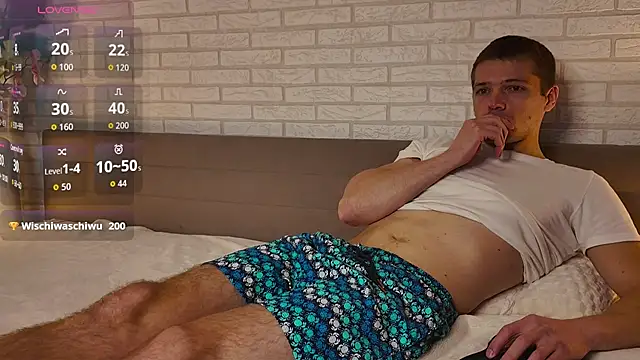 Snapshot of GarettVoss chatting on October 19, 5:56 am GarettVoss online show from October 19, 5:56 am