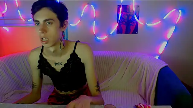 Snapshot of AlexNaughty14 chatting on September 29, 9:41 am AlexNaughty14 online show from September 29, 9:41 am