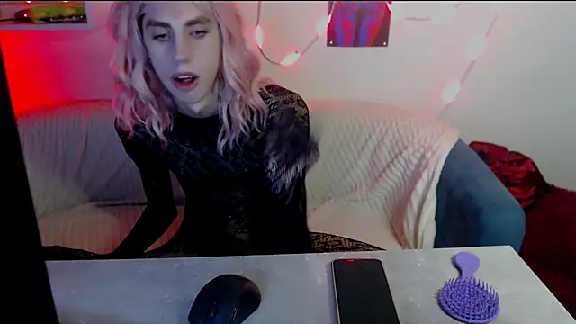 Snapshot of AlexNaughty14 chatting on October 9, 7:57 am AlexNaughty14 online show from October 9, 7:57 am