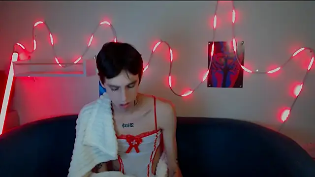 Snapshot of AlexNaughty14 chatting on September 28, 9:40 am AlexNaughty14 online show from September 28, 9:40 am