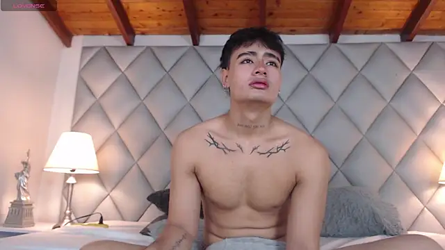 Snapshot of Clement_Reyes chatting on October 11, 1:26 pm Clement Reyes online show from October 11, 1:26 pm
