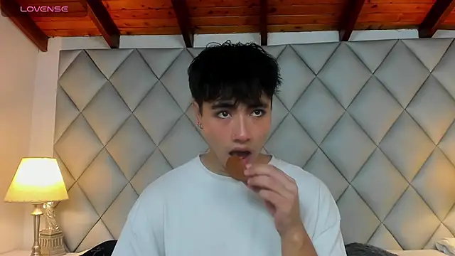 Clement Reyes online show from January 9, 2:17 am