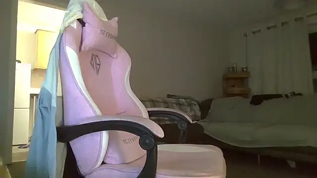 HeftyBoat6 online show from April 19, 3:17 am