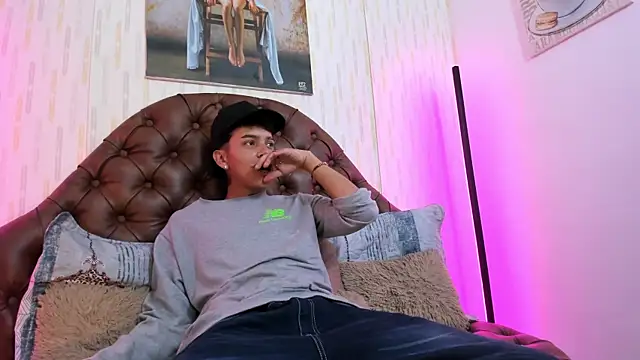 noah blake0 online show from November 19, 5:24 pm