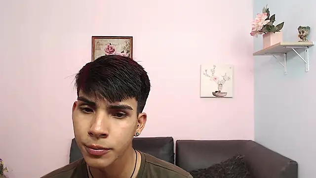 Snapshot of David_925_ chatting on October 14, 4:52 am David 925 online show from October 14, 4:52 am