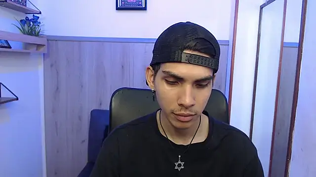 David 925  online show from February 2, 8:17 pm