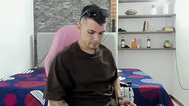 BooyHott  online show from March 14, 7:32 pm