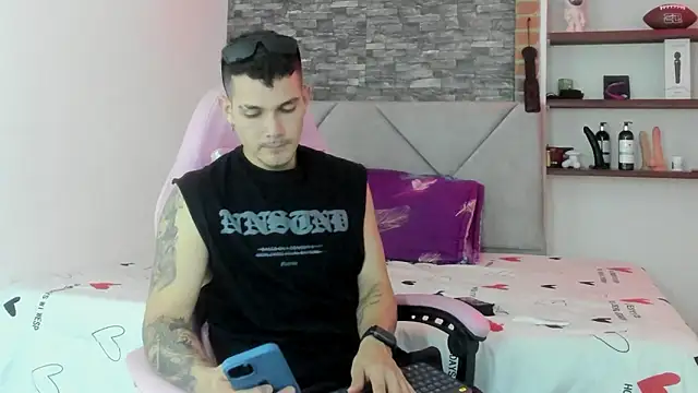 BooyHott  online show from January 14, 7:28 pm