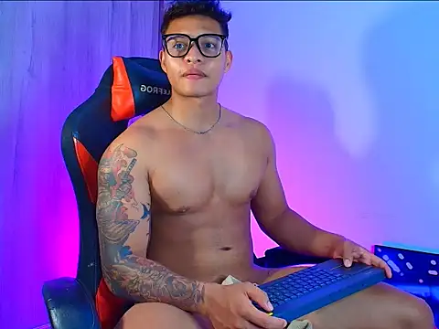 evan greey online show from November 9, 4:27 am