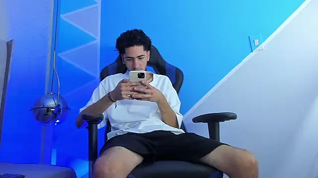 Snapshot of Daniel_Brawn chatting on October 14, 6:15 pm Daniel Brawn online show from October 14, 6:15 pm