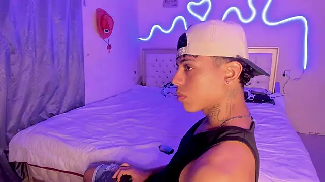 Glader31 online show from October 14, 8:27 pm