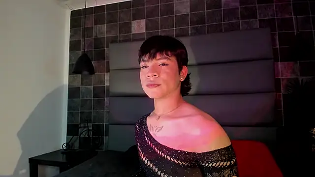 Dani Hi  online show from September 24, 9:24 pm