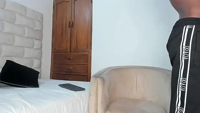 BennBrown online show from October 16, 8:06 pm