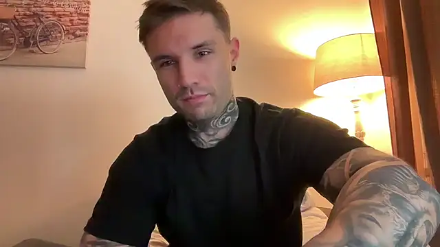 Snapshot of Larsskeet chatting on October 14, 4:47 pm Larsskeet online show from October 14, 4:47 pm