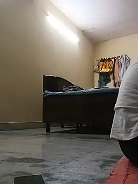 Snapshot of ROXX121 chatting on October 8, 2:27 am ROXX121 online show from October 8, 2:27 am