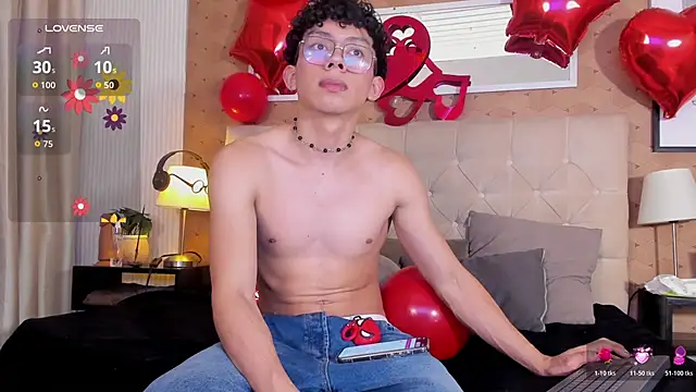 liam twiink online show from February 15, 3:35 am