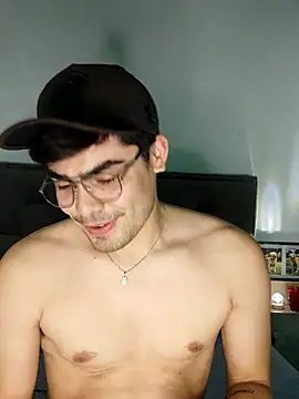 Snapshot of Mason_grey chatting on October 15, 1:57 am Mason grey online show from October 15, 1:57 am