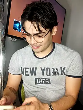 Snapshot of Mason_grey chatting on October 12, 10:26 pm Mason grey online show from October 12, 10:26 pm