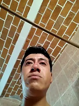 Snapshot of Carlos27hot chatting on October 26, 5:37 pm Carlos27hot online show from October 26, 5:37 pm