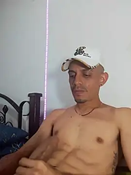 LATINO27CM online show from November 1, 10:03 pm