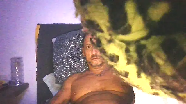 Snapshot of Argo1972 chatting on October 13, 10:49 pm Argo1972 online show from October 13, 10:49 pm