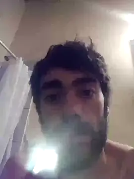 Snapshot of lucctatu1 chatting on October 17, 5:11 am lucctatu1 online show from October 17, 5:11 am