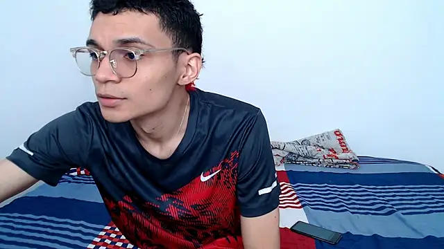 Latin Chillguy online show from September 25, 8:08 pm