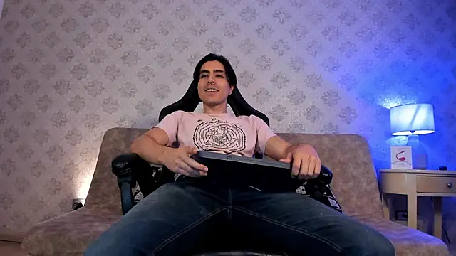 Snapshot of dylan_cross_ chatting on September 23, 11:42 am dylan cross online show from September 23, 11:42 am