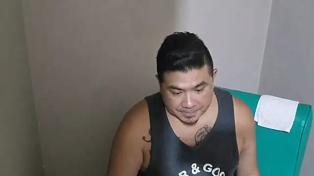 Snapshot of TheChino69 chatting on October 11, 4:16 am TheChino69 online show from October 11, 4:16 am
