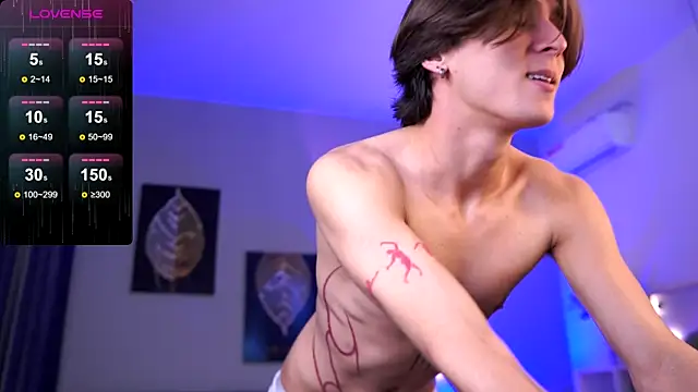 Snapshot of CleoStringer chatting on October 30, 6:48 am CleoStringer online show from October 30, 6:48 am