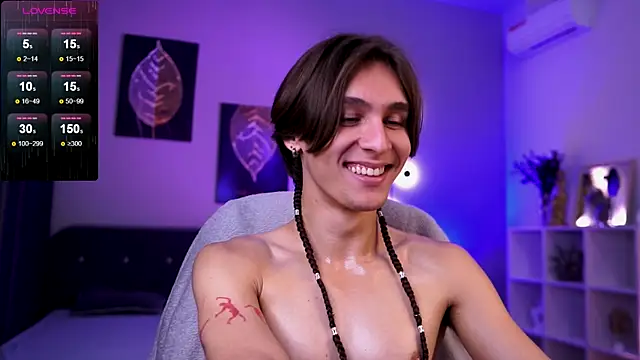 Snapshot of CleoStringer chatting on October 26, 6:59 am CleoStringer online show from October 26, 6:59 am