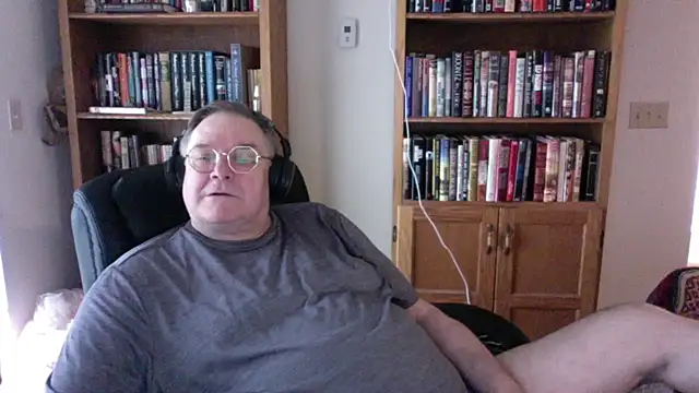 Vinyl22xh online show from June 6, 8:48 pm