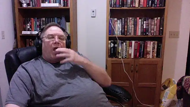 Vinyl22xh online show from June 27, 2:03 am