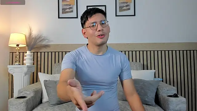 marcuswildx online show from April 21, 11:44 pm