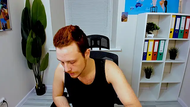 LeoMooree online show from October 20, 4:00 pm