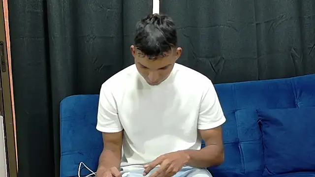 BLAKEE MILLIER online show from September 22, 8:08 pm