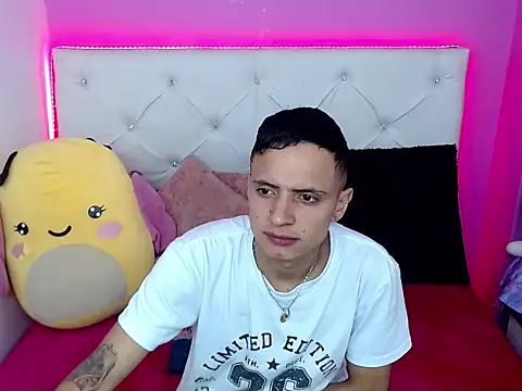 Snapshot of xx-kike-xx chatting on October 4, 2:00 pm xx-kike-xx online show from October 4, 2:00 pm