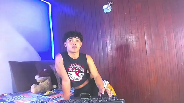 apolo wild x online show from September 25, 3:05 am