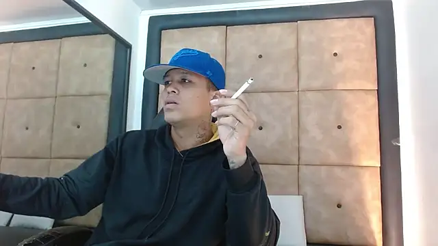 Snapshot of Dave_Smoke chatting on October 10, 1:54 am Dave Smoke online show from October 10, 1:54 am