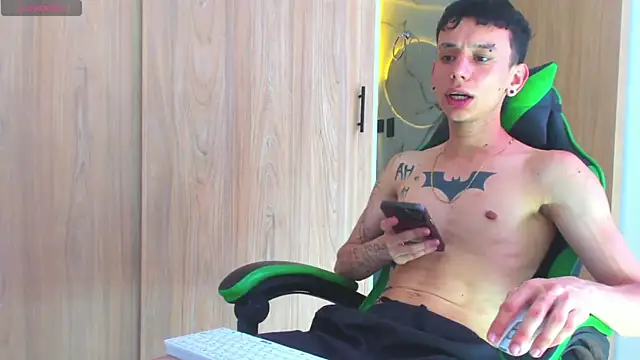 Skinny batman online show from October 21, 3:04 pm