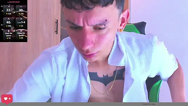 Snapshot of Skinny_batman chatting on October 14, 2:07 am Skinny batman online show from October 14, 2:07 am