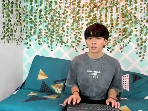 allan spicy online show from September 29, 7:43 pm