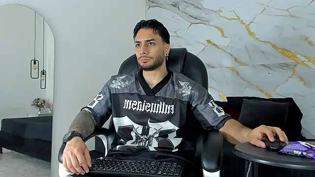 Snapshot of Miike_Stone1 chatting on October 15, 1:08 pm Miike Stone1 online show from October 15, 1:08 pm