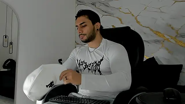 Snapshot of Miike_Stone1 chatting on October 9, 1:27 pm Miike Stone1 online show from October 9, 1:27 pm