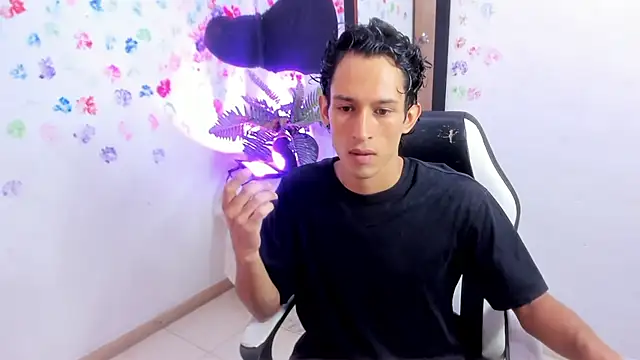 Kingnumb  online show from September 25, 4:28 pm
