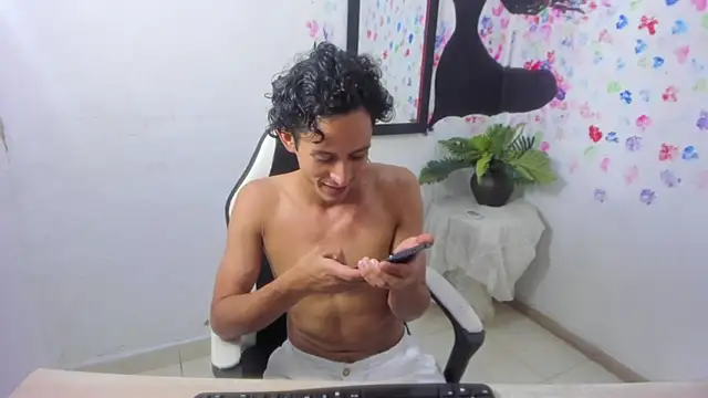 Snapshot of Kingnumb_ chatting on October 5, 6:34 pm Kingnumb online show from October 5, 6:34 pm