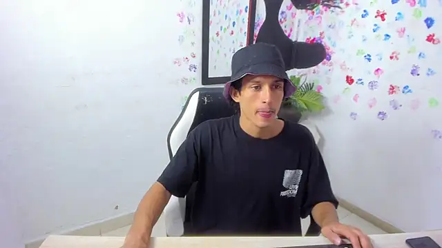 Snapshot of Kingnumb_ chatting on October 1, 5:28 pm Kingnumb online show from October 1, 5:28 pm