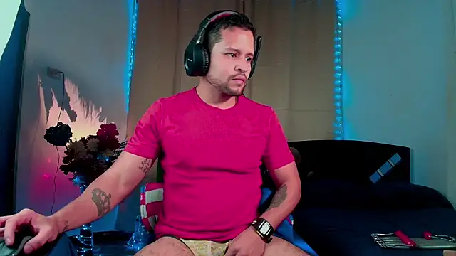 LucasGaeel online show from October 16, 3:14 am