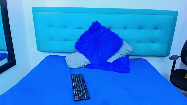 Snapshot of Lovers_21 chatting on October 6, 4:39 am Lovers 21 online show from October 6, 4:39 am