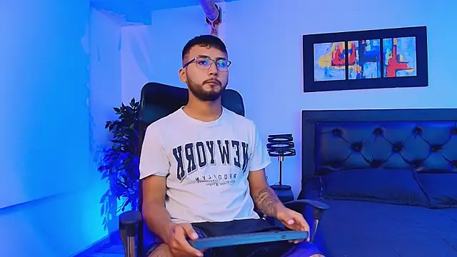 Blakegabriel  online show from September 26, 4:21 am